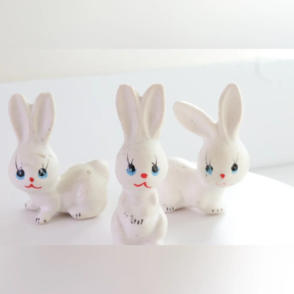 Vintage Ceramic Bunny Figurines – Set of 3 – Hand-Painted Porcelain Rabbits